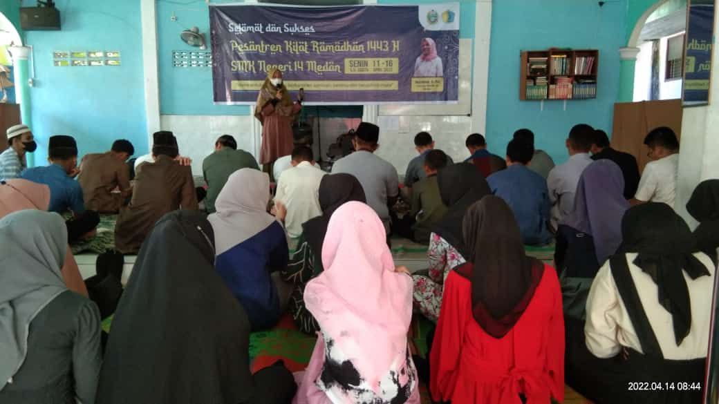 Suasana pemberian materi dalam kegiatan Pesantren Kilat Ramadhan 1443 H